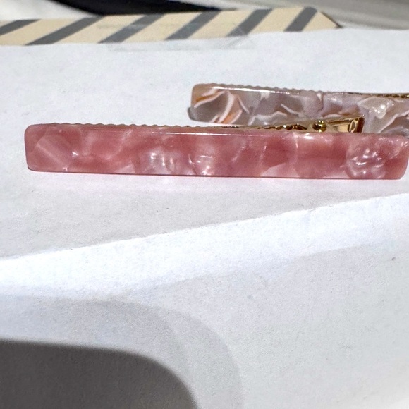 ✨ Stylish and Edgy Summer and Rose Hair Clips - Set of 2 ✨ - Picture 10 of 11